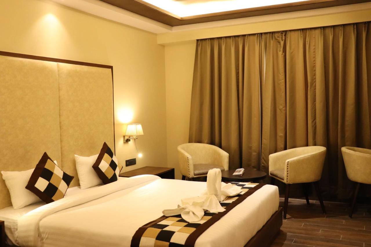 Hotel Grand Geeta Beāwar Zewnętrze zdjęcie
