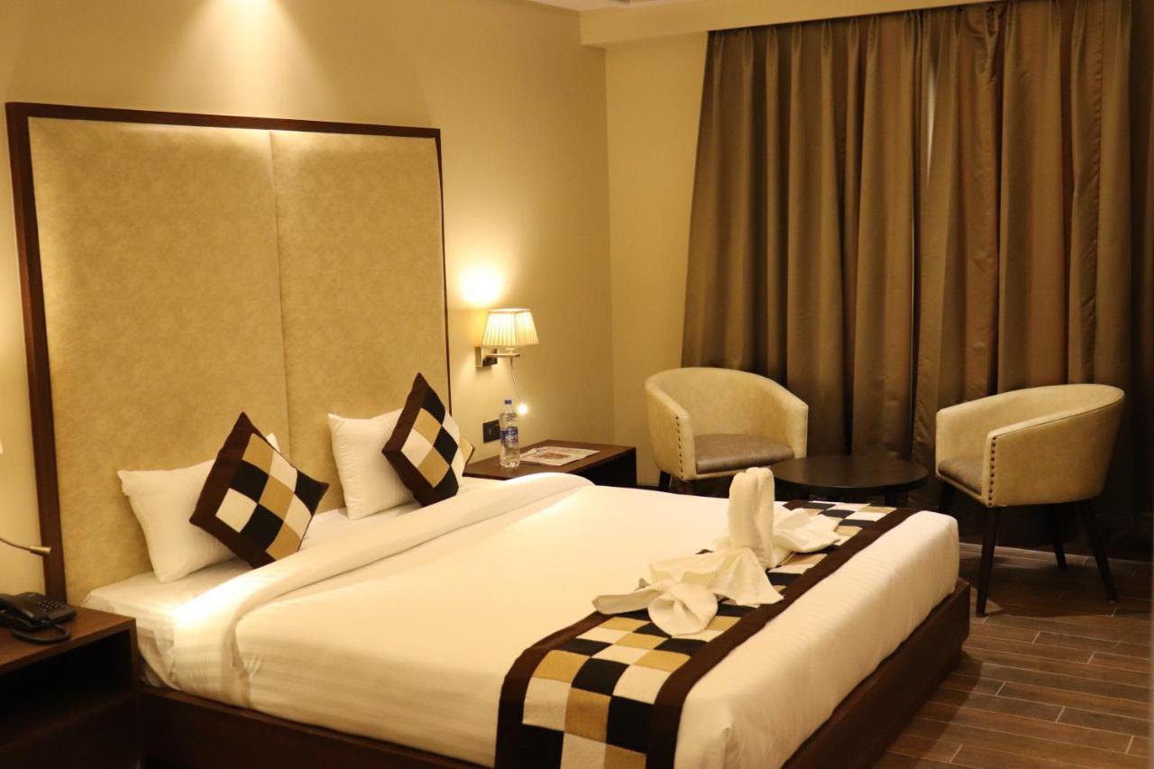 Hotel Grand Geeta Beāwar Zewnętrze zdjęcie
