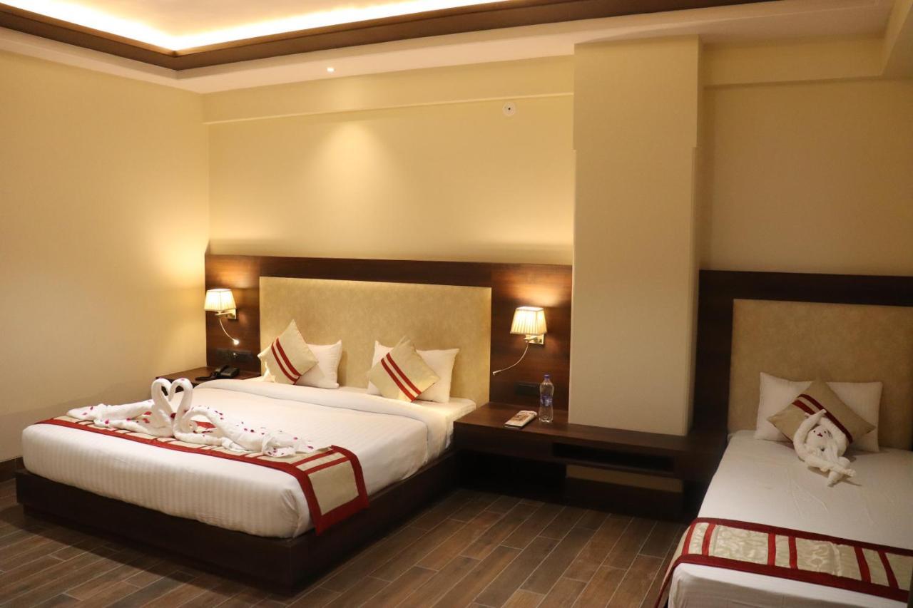 Hotel Grand Geeta Beāwar Zewnętrze zdjęcie